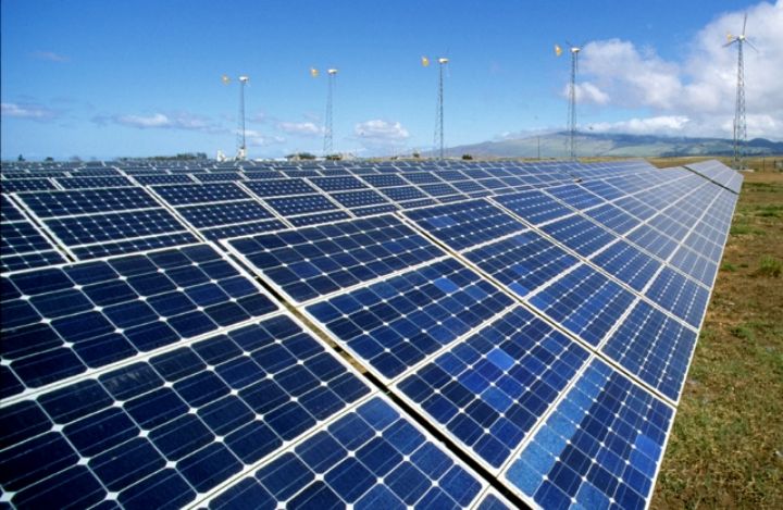 Énergie solaire et éolienne au service des sites industriels