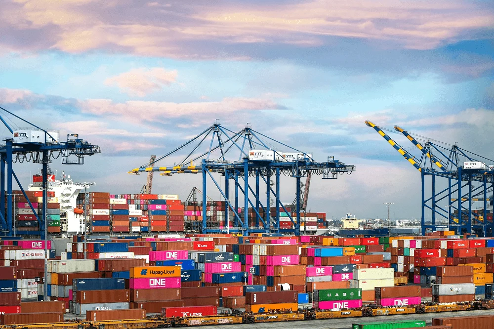 Logistique internationale : port, conteneurs et flux export